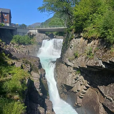 アパート Overnating I